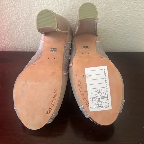 Gorgeous NWOT All leather BCBG Max Azria open toe shoe size 8/38 - Picture 9 of 9
